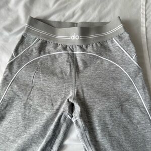 ALO Heather grey heart throb Leggings